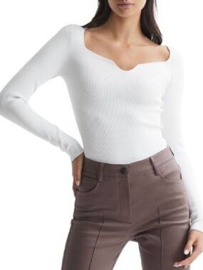 Abercrombie & Fitch Women's White Long Sleeve Ribbed Bodysuit with a sweetheart